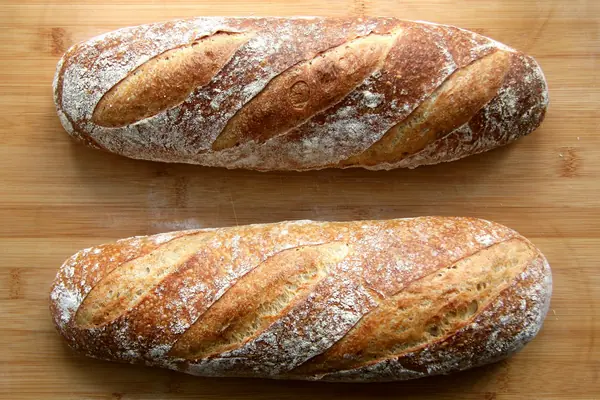 Pan integral de masa madre artisanal con corteza dorada